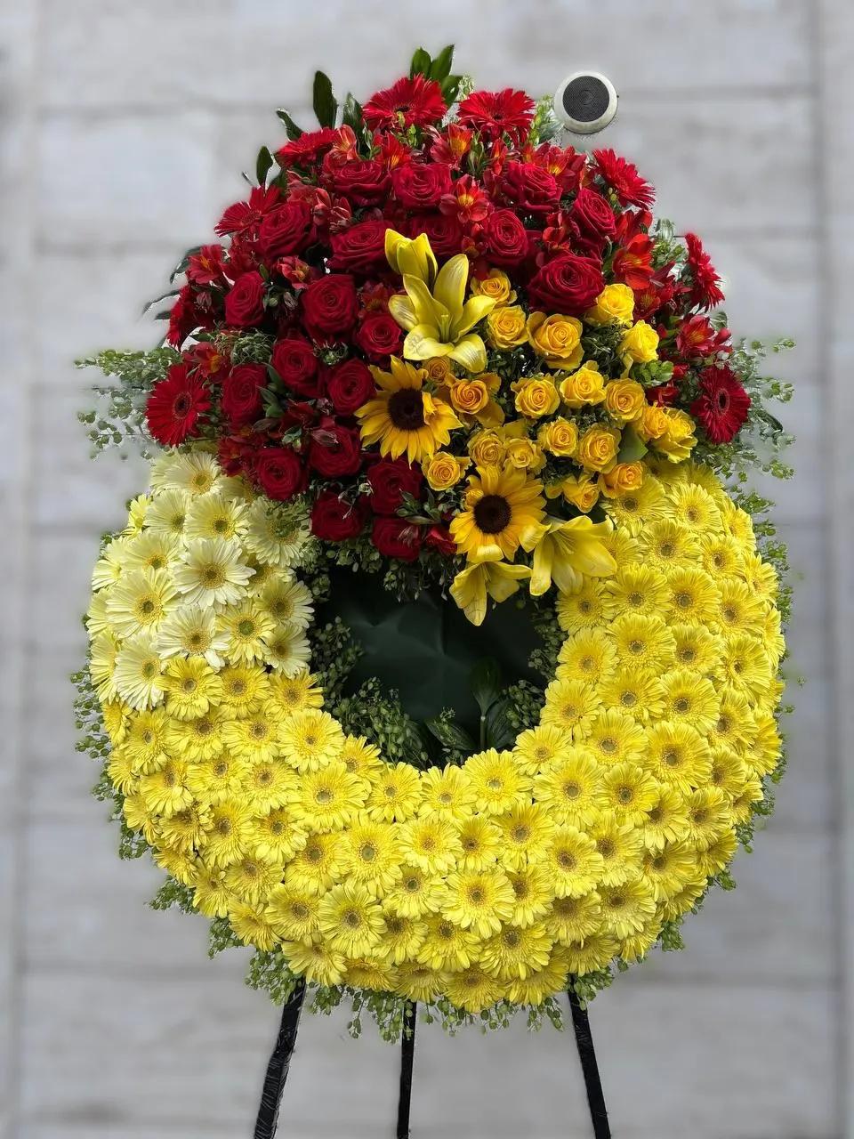 Wreath with yellow and red flowers | ծաղիկներ, ծաղկեպսակներ, բույսեր Երևան
