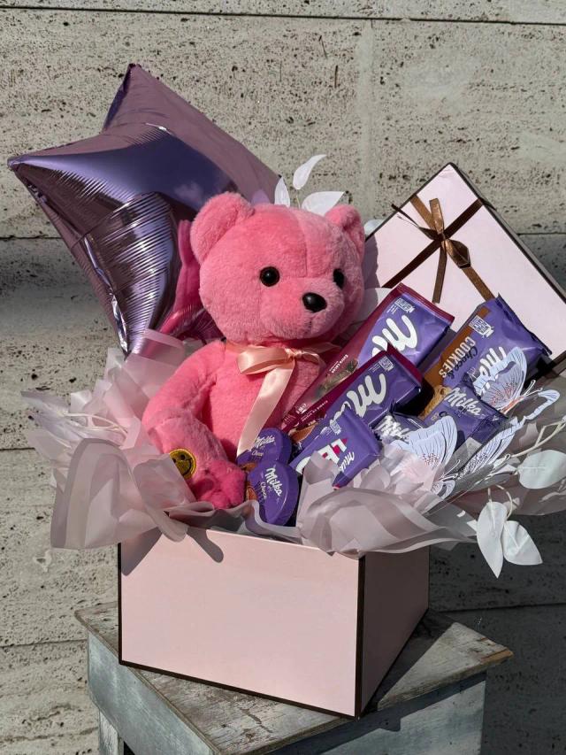 Pink "sweet box" | ծաղիկներ, ծաղկեպսակներ, բույսեր - առաքում Երևան