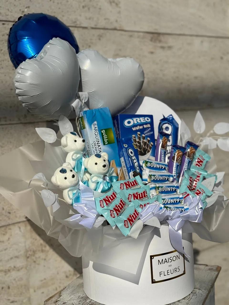 Sweet Surprise in a White Box | ծաղիկներ, ծաղկեպսակներ, բույսեր Երևան