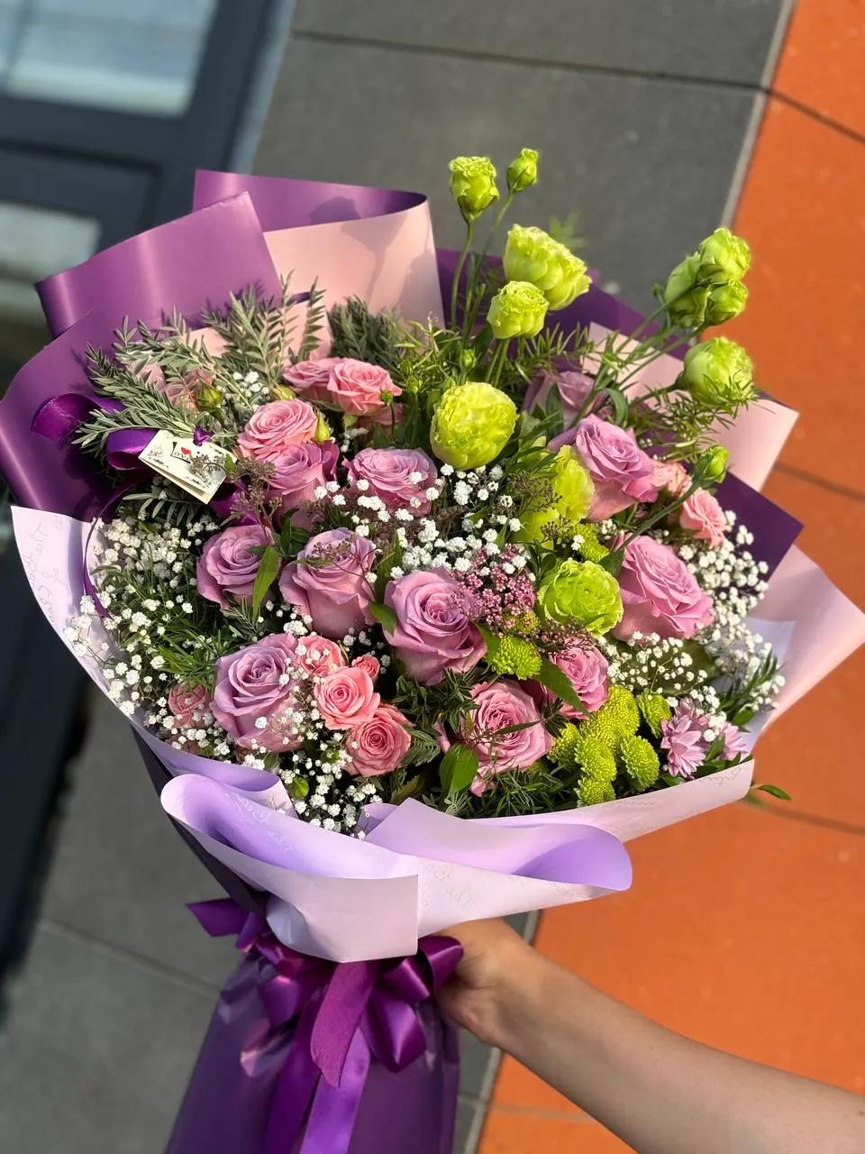 Roses and lisianthus | ծաղիկներ, ծաղկեպսակներ, բույսեր Երևան