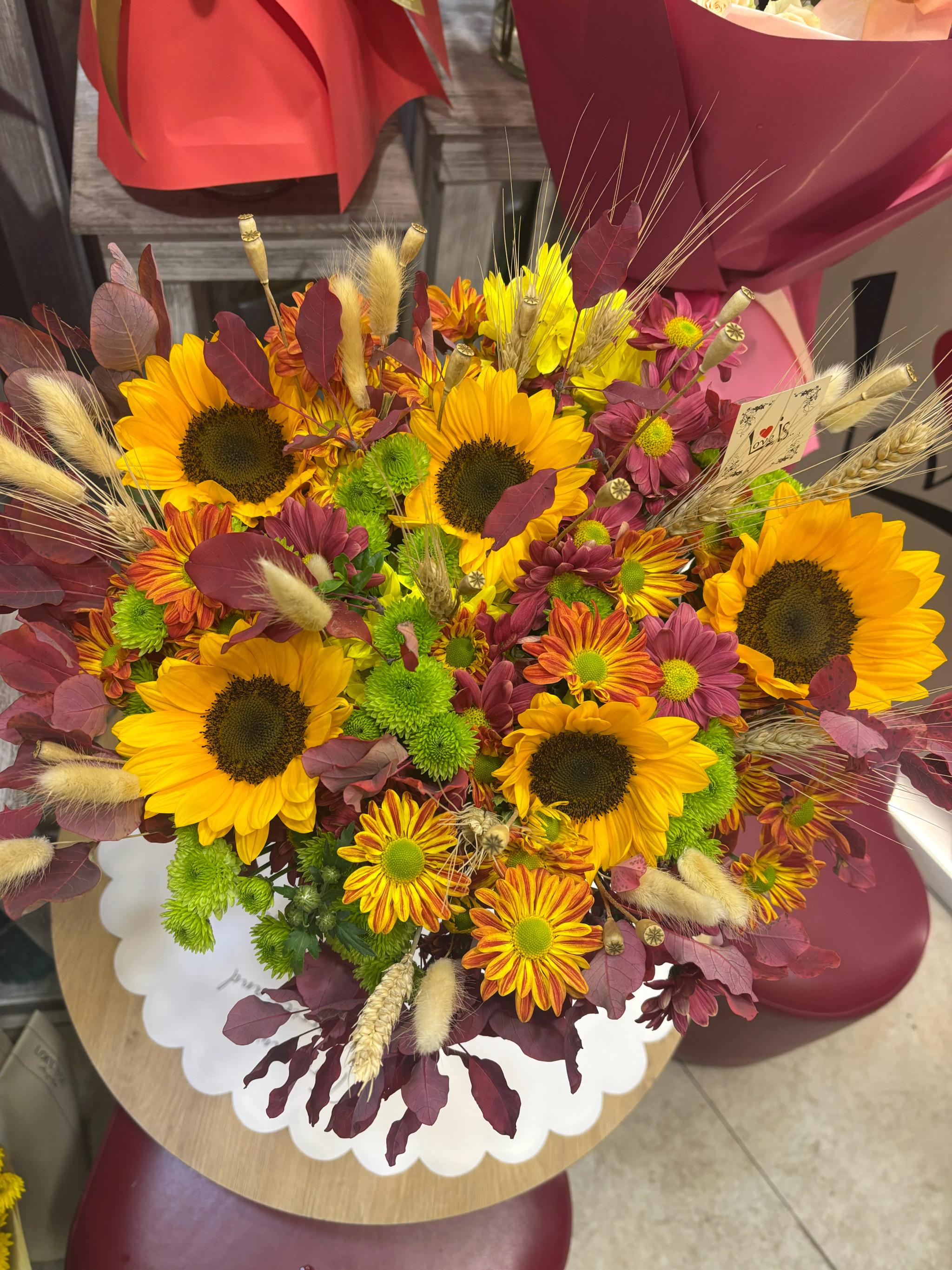 Chrysanthemums and sunflowers | ծաղիկներ, ծաղկեպսակներ, բույսեր Երևան