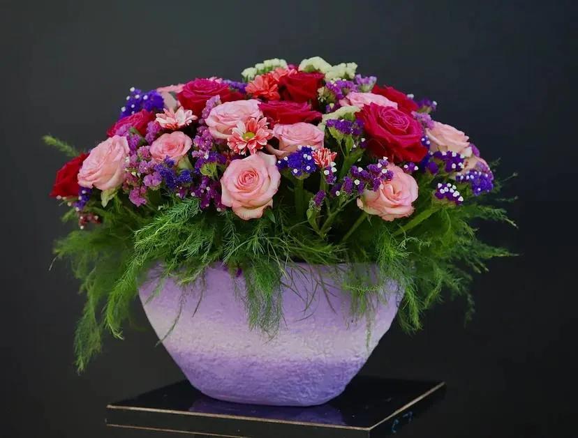 Roses in a vase | ծաղիկներ, ծաղկեպսակներ, բույսեր Երևան