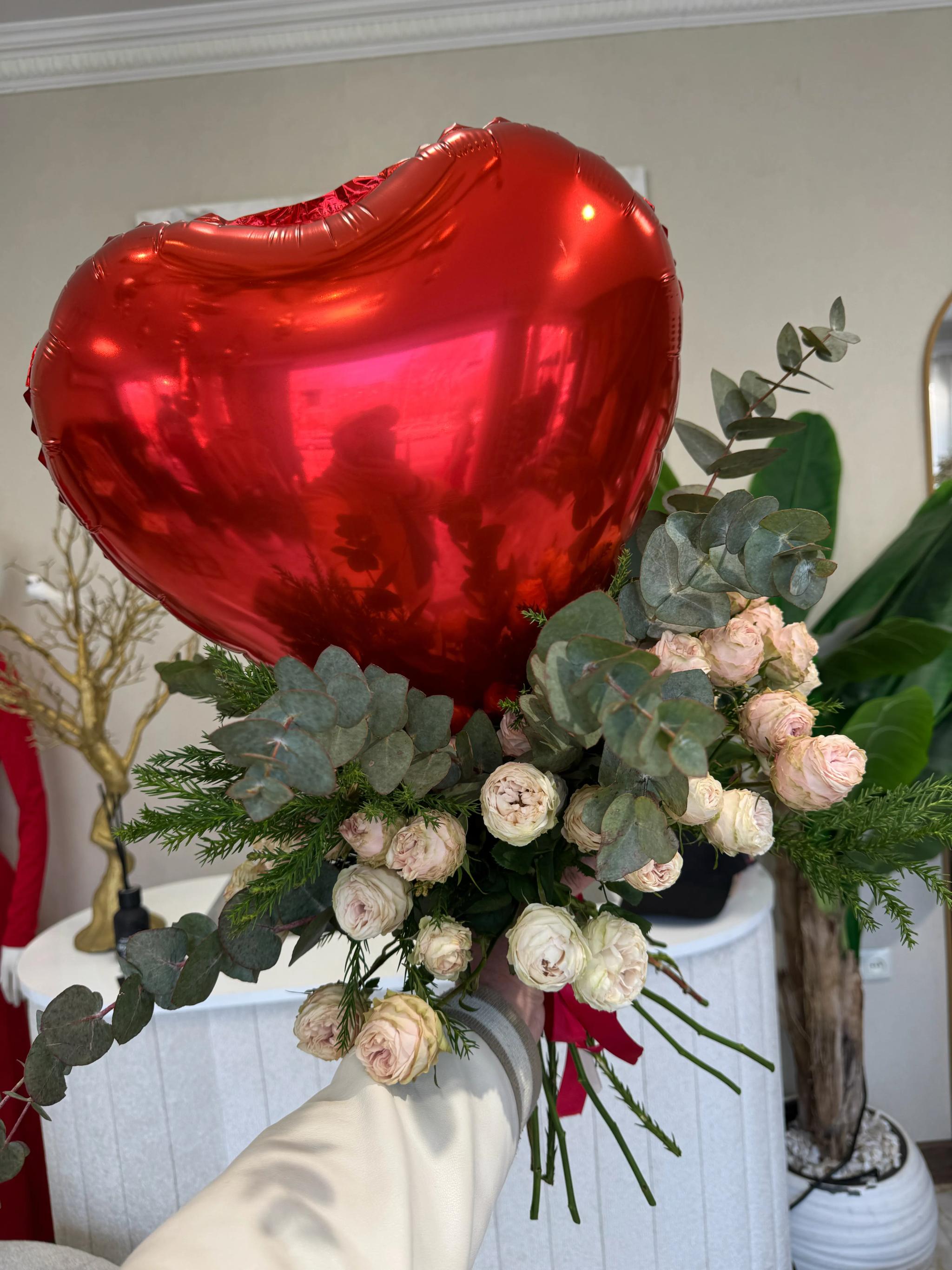 Bouquet with heart and peony roses | ծաղիկներ, ծաղկեպսակներ, բույսեր Երևան