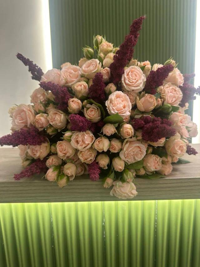 Творческая группа | ծաղիկներ, ծաղկեպսակներ, բույսեր - առաքում Երևան