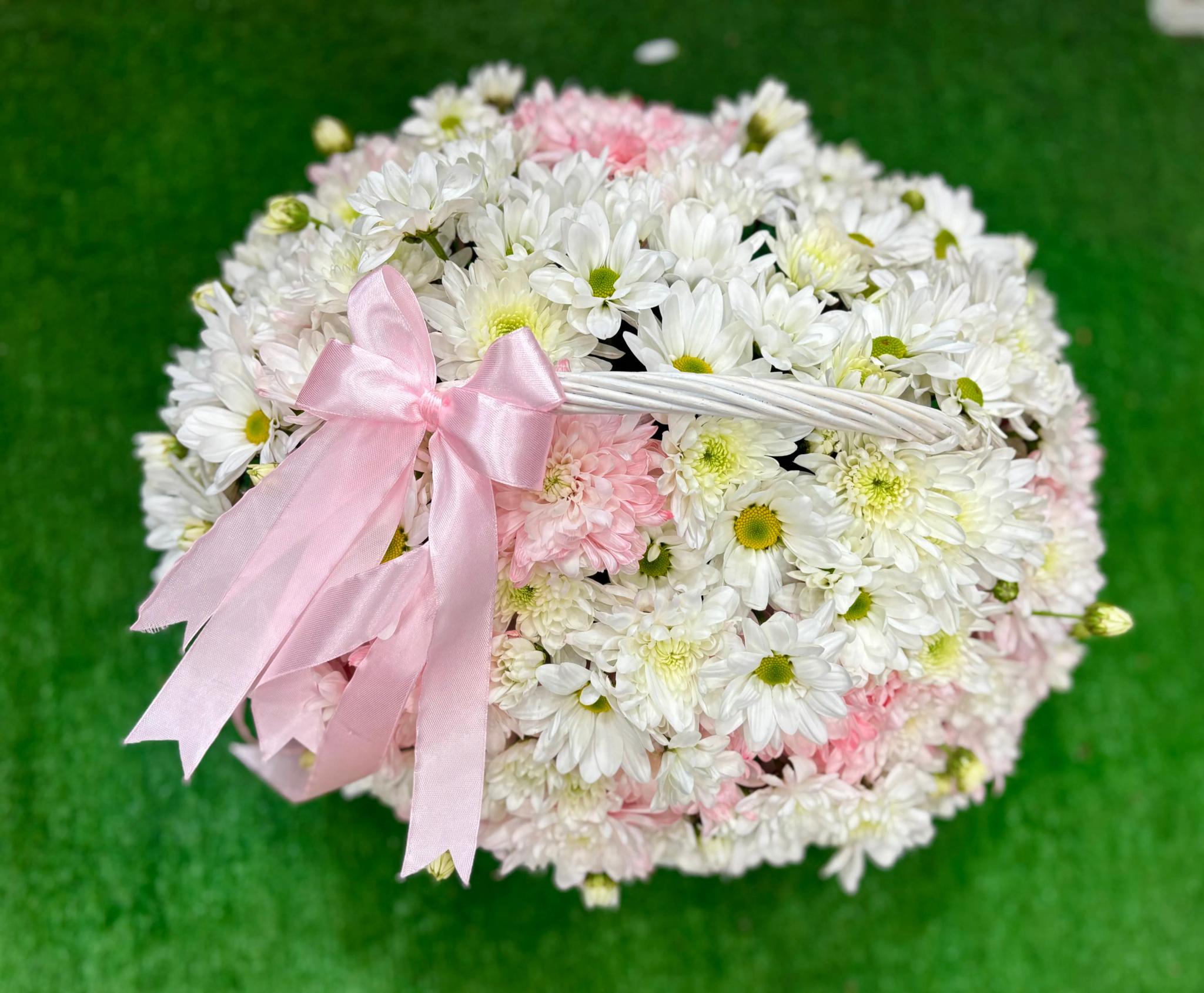 Chrysanthemums in a basket | ծաղիկներ, ծաղկեպսակներ, բույսեր Երևան