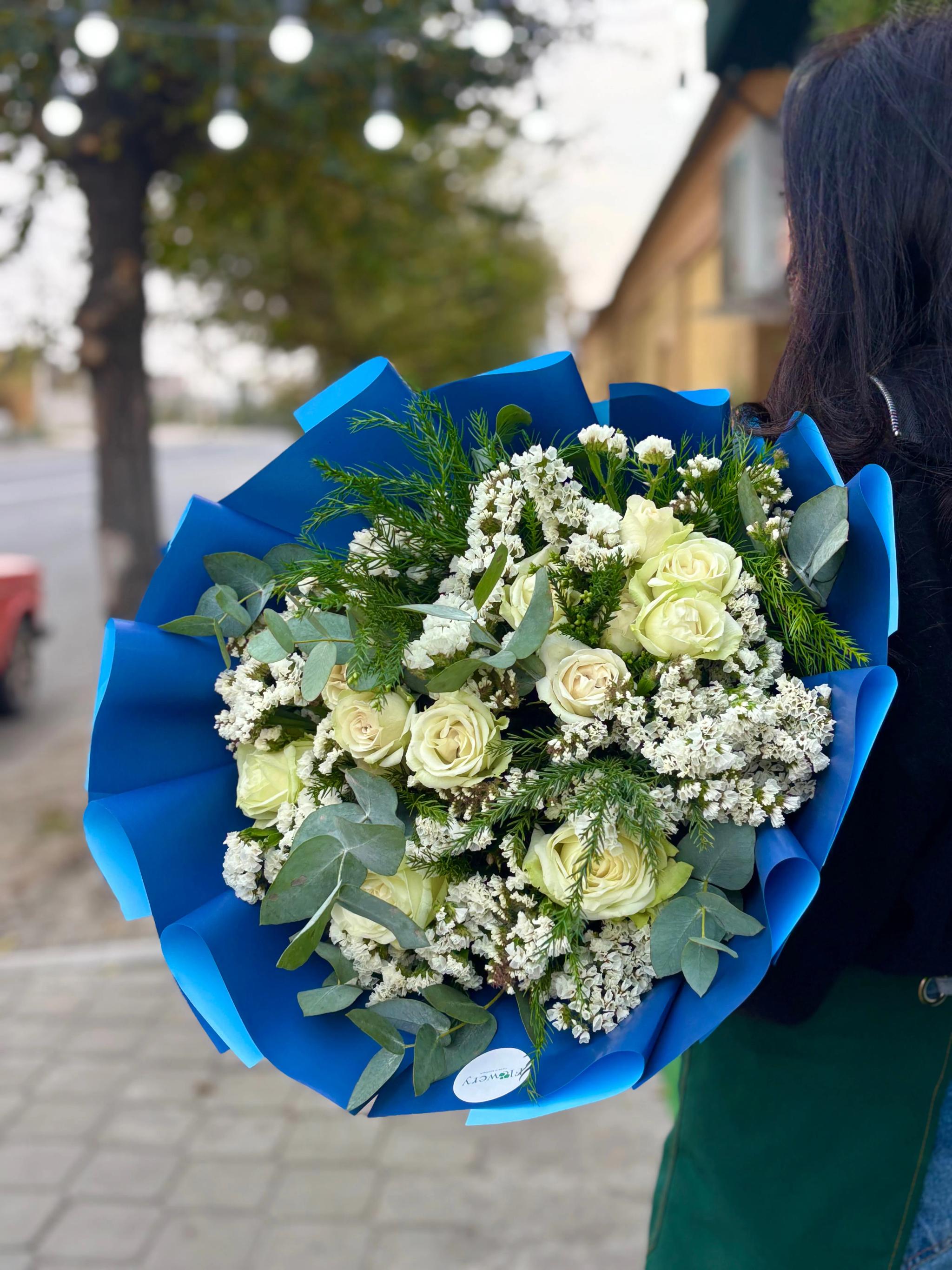 Сине-белый букет | ծաղիկներ, ծաղկեպսակներ, բույսեր Երևան