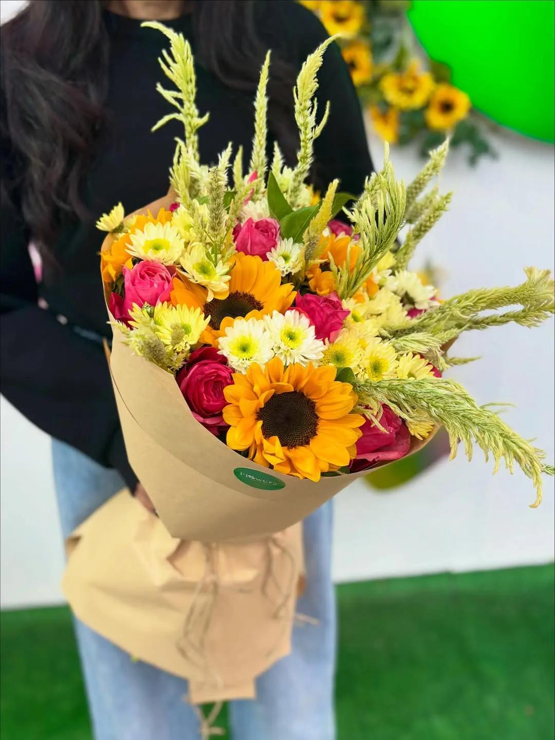 A colorful bunch | ծաղիկներ, ծաղկեպսակներ, բույսեր Երևան
