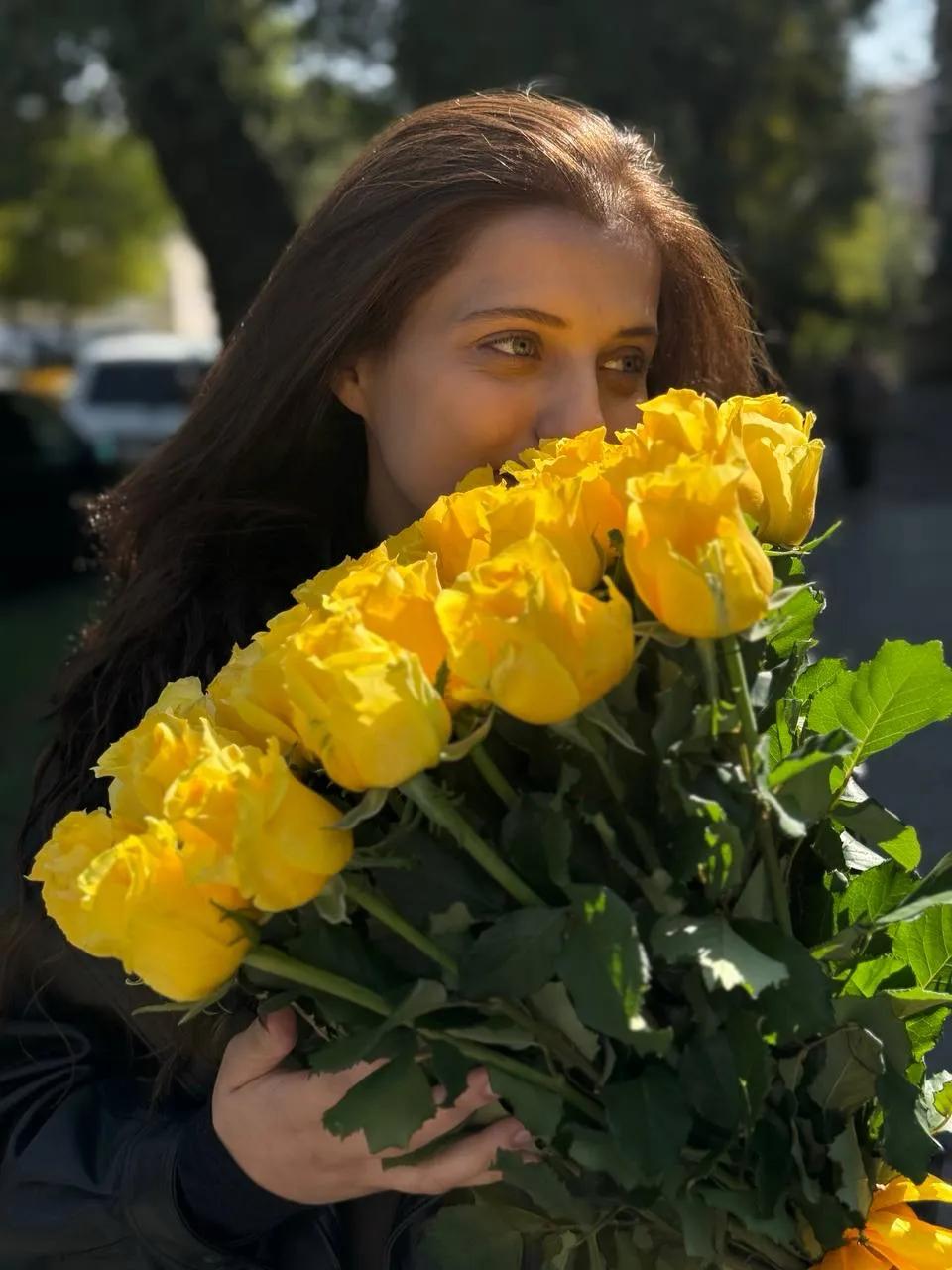 Yellow roses | ծաղիկներ, ծաղկեպսակներ, բույսեր Երևան