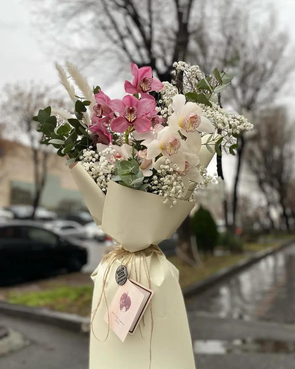 Օրխիդեաների նրբագեղ փունջ | ծաղիկներ, ծաղկեպսակներ, բույսեր - առաքում Երևան
