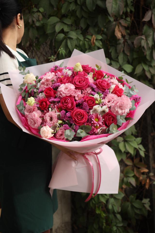 A luxurious bouquet | ծաղիկներ, ծաղկեպսակներ, բույսեր - առաքում Երևան
