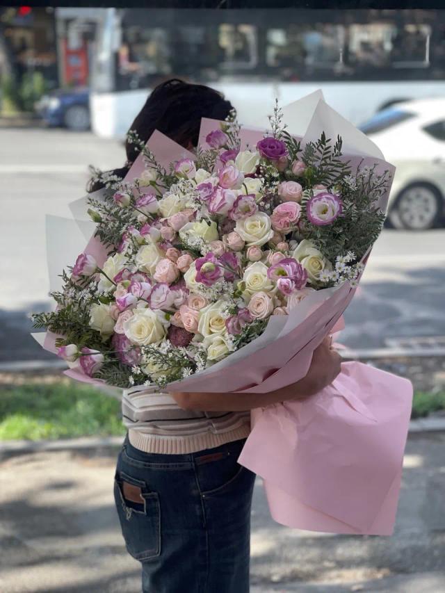 A luxurious bouquet | ծաղիկներ, ծաղկեպսակներ, բույսեր - առաքում Երևան