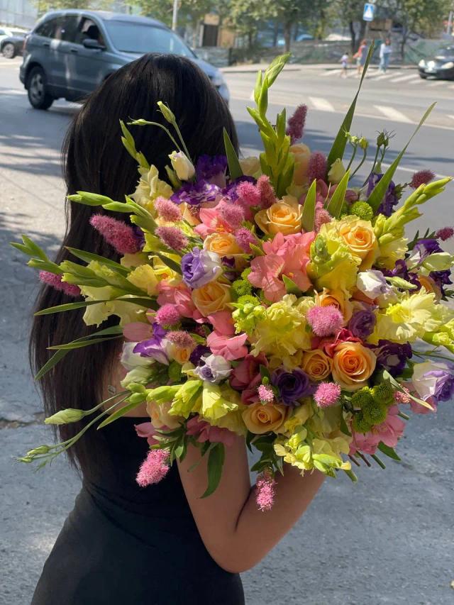 A bright colorful bouquet | ծաղիկներ, ծաղկեպսակներ, բույսեր - առաքում Երևան