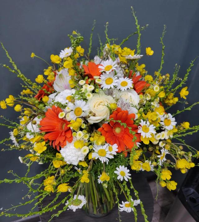Վառ փունջ | ծաղիկներ, ծաղկեպսակներ, բույսեր - առաքում Երևան