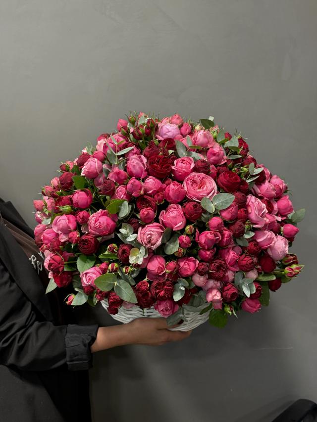 A basket of peonies | ծաղիկներ, ծաղկեպսակներ, բույսեր - առաքում Երևան A basket of peonies | ծաղիկներ, ծաղկեպսակներ, բույսեր - առաքում Երևան