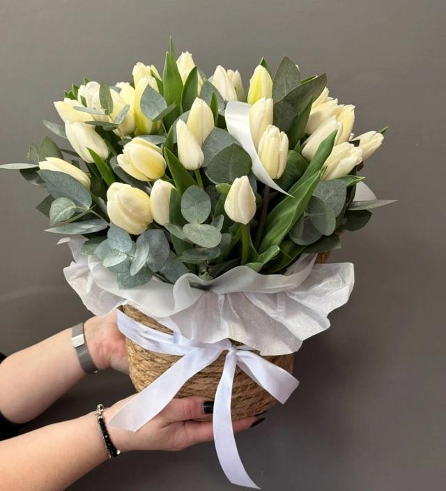 Tulips in a basket | ծաղիկներ, ծաղկեպսակներ, բույսեր - առաքում Երևան Tulips in a basket | ծաղիկներ, ծաղկեպսակներ, բույսեր - առաքում Երևան