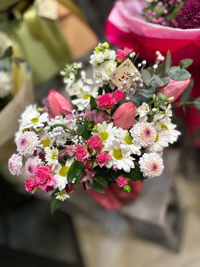 An elegant bouquet | ծաղիկներ, ծաղկեպսակներ, բույսեր - առաքում Երևան An elegant bouquet | ծաղիկներ, ծաղկեպսակներ, բույսեր - առաքում Երևան