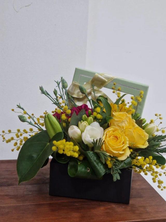 Creative flowers in a box | ծաղիկներ, ծաղկեպսակներ, բույսեր - առաքում Երևան Creative flowers in a box | ծաղիկներ, ծաղկեպսակներ, բույսեր - առաքում Երևան
