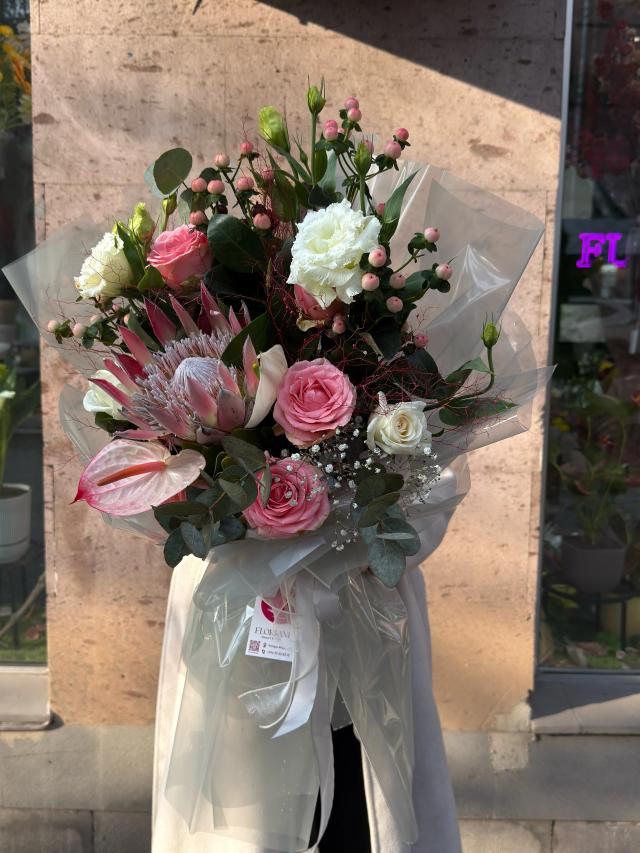 An elegant floral mix | ծաղիկներ, ծաղկեպսակներ, բույսեր - առաքում Երևան An elegant floral mix | ծաղիկներ, ծաղկեպսակներ, բույսեր - առաքում Երևան