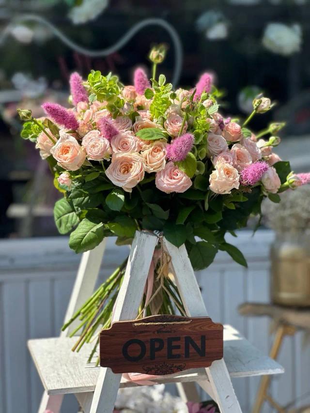 An elegant bouquet | ծաղիկներ, ծաղկեպսակներ, բույսեր - առաքում Երևան An elegant bouquet | ծաղիկներ, ծաղկեպսակներ, բույսեր - առաքում Երևան