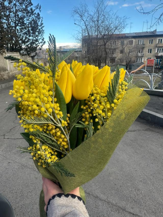 Yellow bunch | ծաղիկներ, ծաղկեպսակներ, բույսեր - առաքում Երևան Yellow bunch | ծաղիկներ, ծաղկեպսակներ, բույսեր - առաքում Երևան