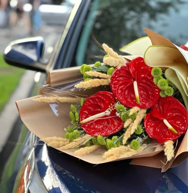 A bunch of anthuriums | ծաղիկներ, ծաղկեպսակներ, բույսեր - առաքում Երևան A bunch of anthuriums | ծաղիկներ, ծաղկեպսակներ, բույսեր - առաքում Երևան